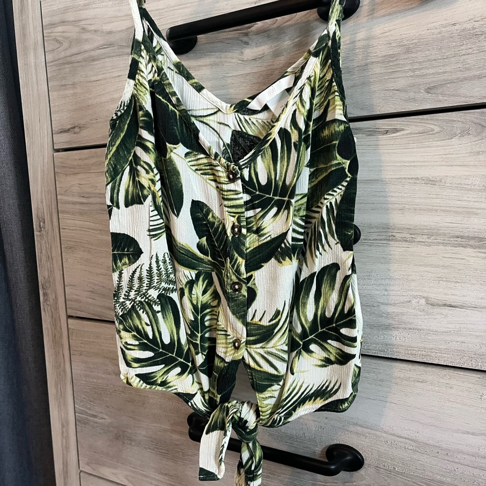 H&M Tropical Leaf Print tie front tank top size 4